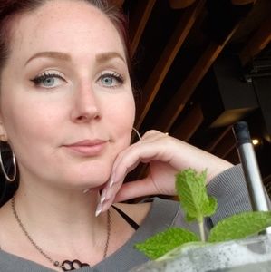 Meet your Posher, Casey